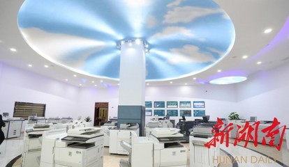 婁底集中檢閱全市產業項目建設成果 辦公家具行業展現新活力